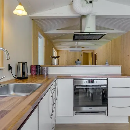 Ilari - 280m From The Sea By Interhome Bøtø By